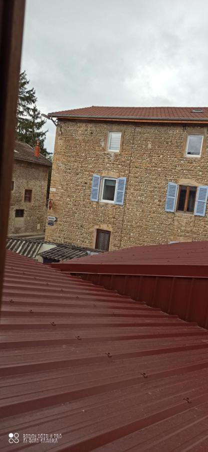 Hotel De La Place Loyettes Bagian luar foto